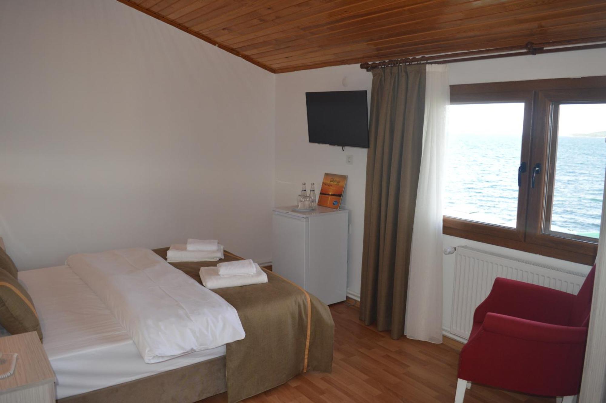 Yakamoz Otel Urla Eksteriør billede
